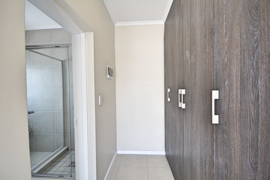To Let 1 Bedroom Property for Rent in Sandown Western Cape